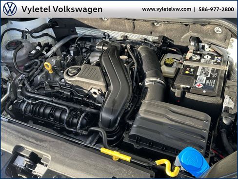Certified 2023 Volkswagen Taos SE w/ Black Wheel Package image 8