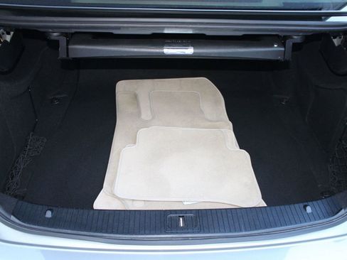 Used 2014 Mercedes-Benz E 350 Sedan image 30