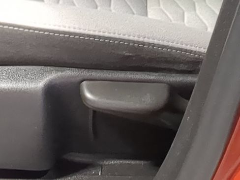 Used 2020 Chevrolet Equinox LS FWD image 21