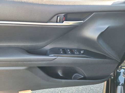 Used 2019 Toyota Camry SE w/ Accessory Appearance Package image 24