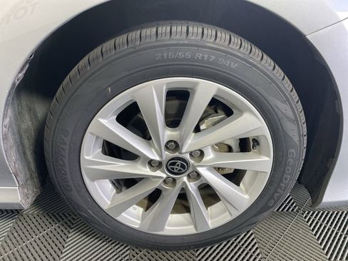 Used 2024 Toyota Camry LE image 10