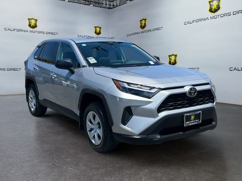 Used 2023 Toyota RAV4 LE FWD image 7