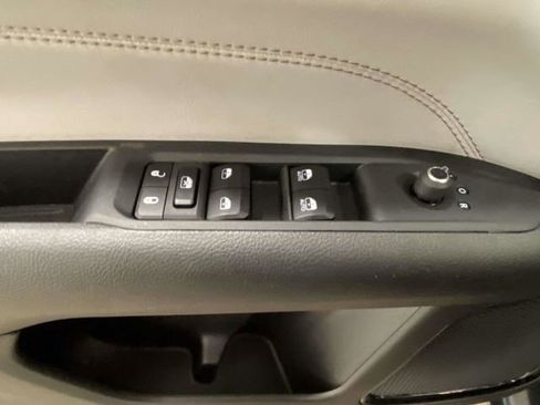 Used 2024 Jeep Compass Limited image 13