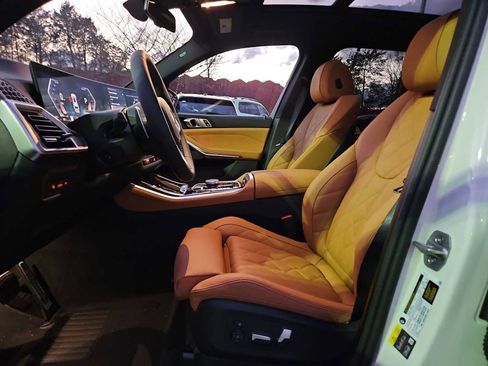 New 2026 BMW X5 xDrive50e w/ M Sport Package image 17