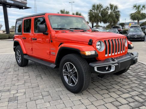 Used 2023 Jeep Wrangler Sahara image 7