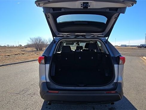 Used 2022 Toyota RAV4 LE image 26