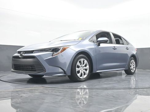 Used 2024 Toyota Corolla LE image 54