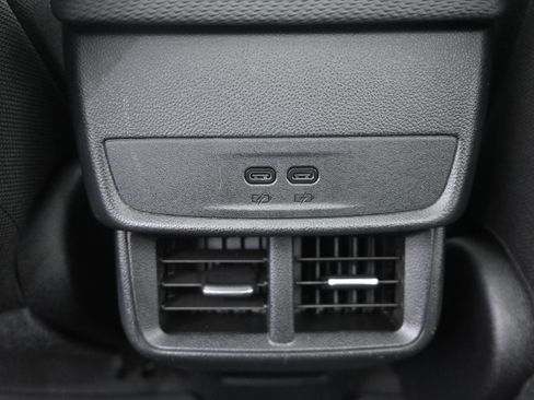 Used 2025 Chevrolet Equinox LT w/ Safety and Technology Package FWD image 23
