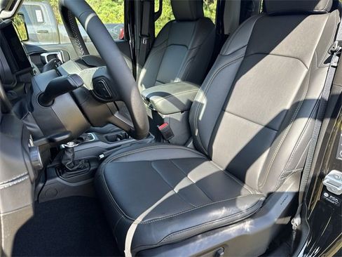 New 2025 Jeep Gladiator Sport image 22