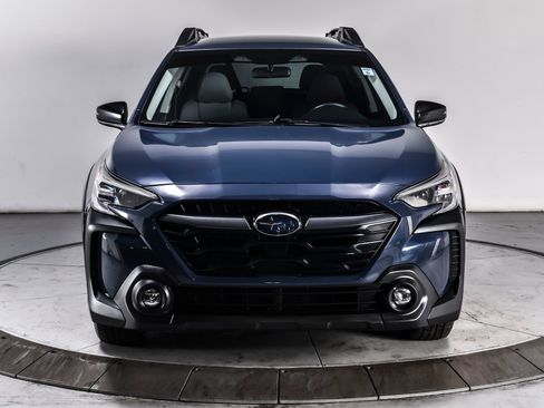 Used 2024 Subaru Outback Premium AWD/4WD image 2