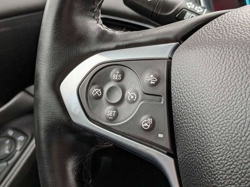 Used 2023 Chevrolet Traverse RS image 25