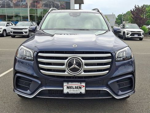 Used 2025 Mercedes-Benz GLS 450 4MATIC image 35
