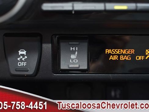 Used 2019 Toyota RAV4 XLE w/ Convenience Package FWD image 37
