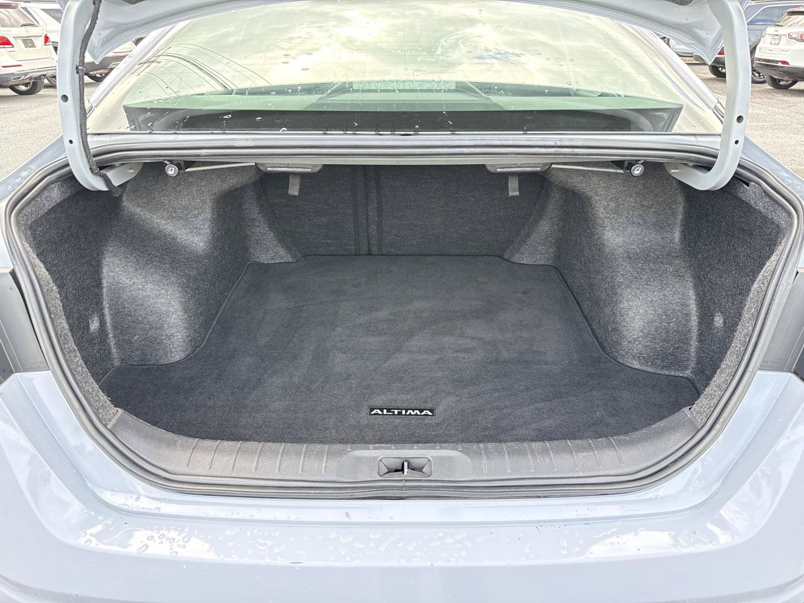 Used 2024 Nissan Altima 2.5 SR FWD image 27