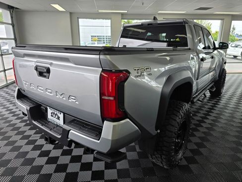 Used 2024 Toyota Tacoma TRD Off-Road AWD/4WD image 4
