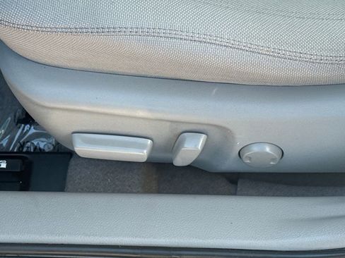 Used 2017 Toyota Camry LE image 46