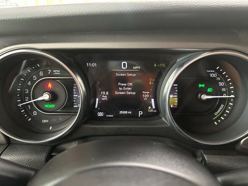 Used 2023 Jeep Wrangler Unlimited w/ Cold Weather Group image 26