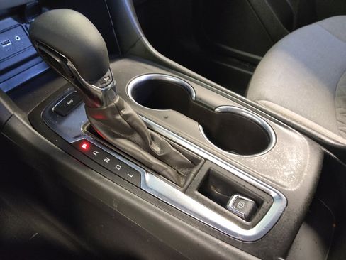Used 2022 Chevrolet Equinox LS AWD/4WD image 26