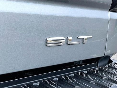 Used 2023 GMC Sierra 1500 SLT w/ SLT Premium Package AWD/4WD image 31