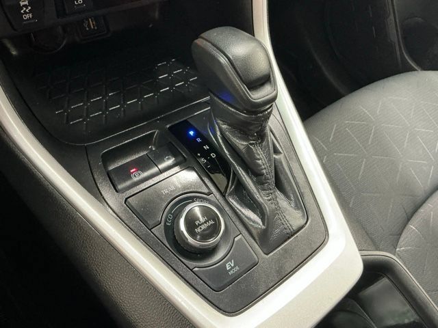 Used 2025 Toyota RAV4 XLE w/ Weather Package AWD/4WD image 22
