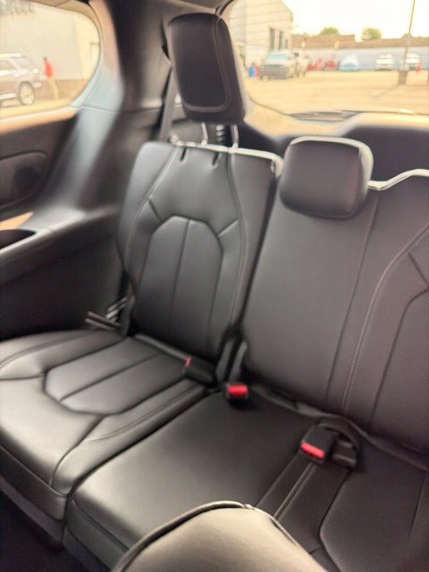 New 2026 Chrysler Pacifica Select FWD image 23