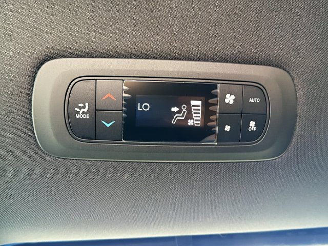 New 2027 Chrysler Pacifica Select FWD image 26