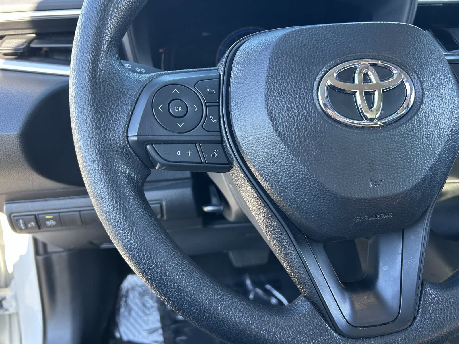 Used 2026 Toyota Corolla LE FWD image 27