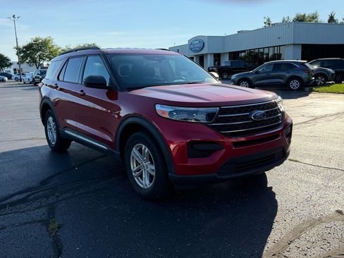 Used 2022 Ford Explorer XLT w/ Class IV Trailer Tow Package AWD/4WD image 5