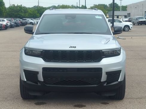 Used 2023 Jeep Grand Cherokee L Laredo AWD/4WD image 8