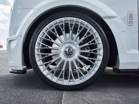 Used 2026 Rolls-Royce Cullinan image 3