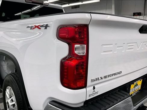Used 2025 Chevrolet Silverado 2500 LT w/ Convenience Package AWD/4WD image 35
