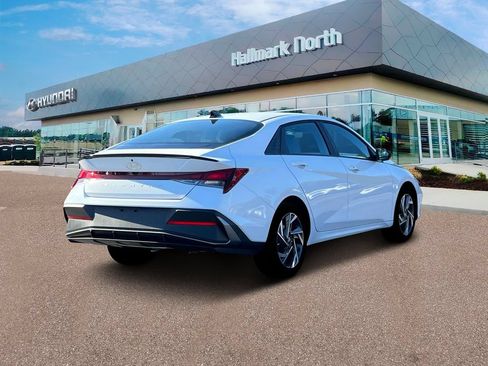 Used 2025 Hyundai Elantra Sport FWD image 7