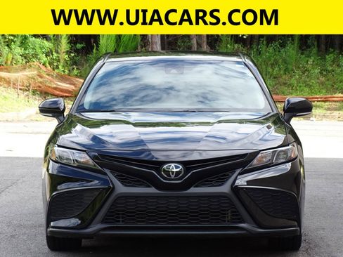 Used 2024 Toyota Camry SE FWD image 3