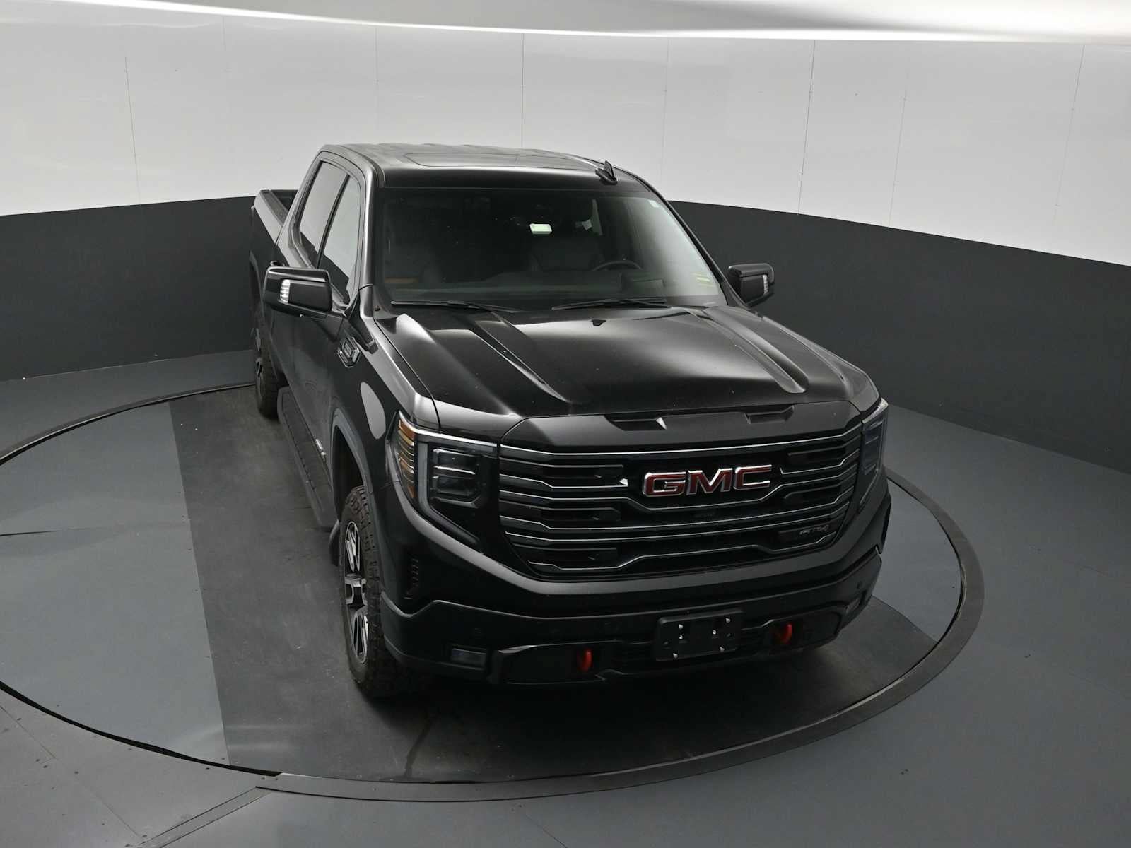 Used 2025 GMC Sierra 1500 AT4 w/ AT4 Premium Package AWD/4WD image 11