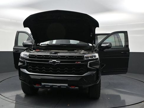 Used 2023 Chevrolet Suburban Z71 w/ Luxury Package AWD/4WD image 33