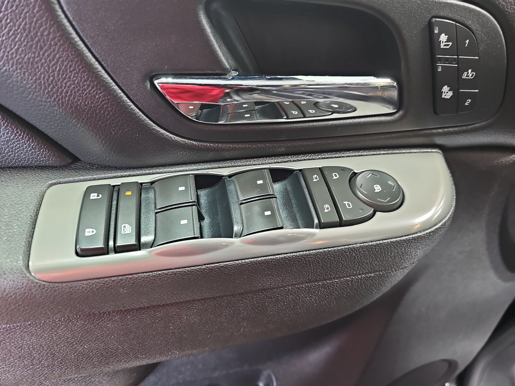 Used 2010 Chevrolet Suburban LT w/ Luxury Package AWD/4WD image 32