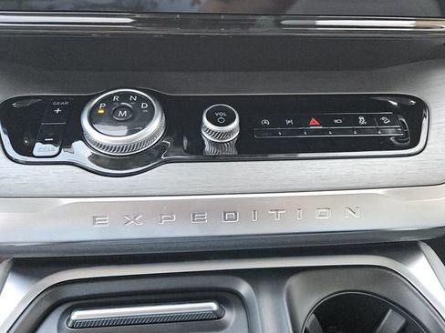 New 2026 Ford Expedition Max Platinum image 13
