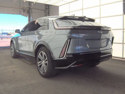 Used 2023 Cadillac Lyriq AWD image 4
