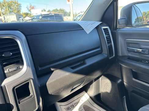 Used 2022 RAM 1500 Classic SLT image 23