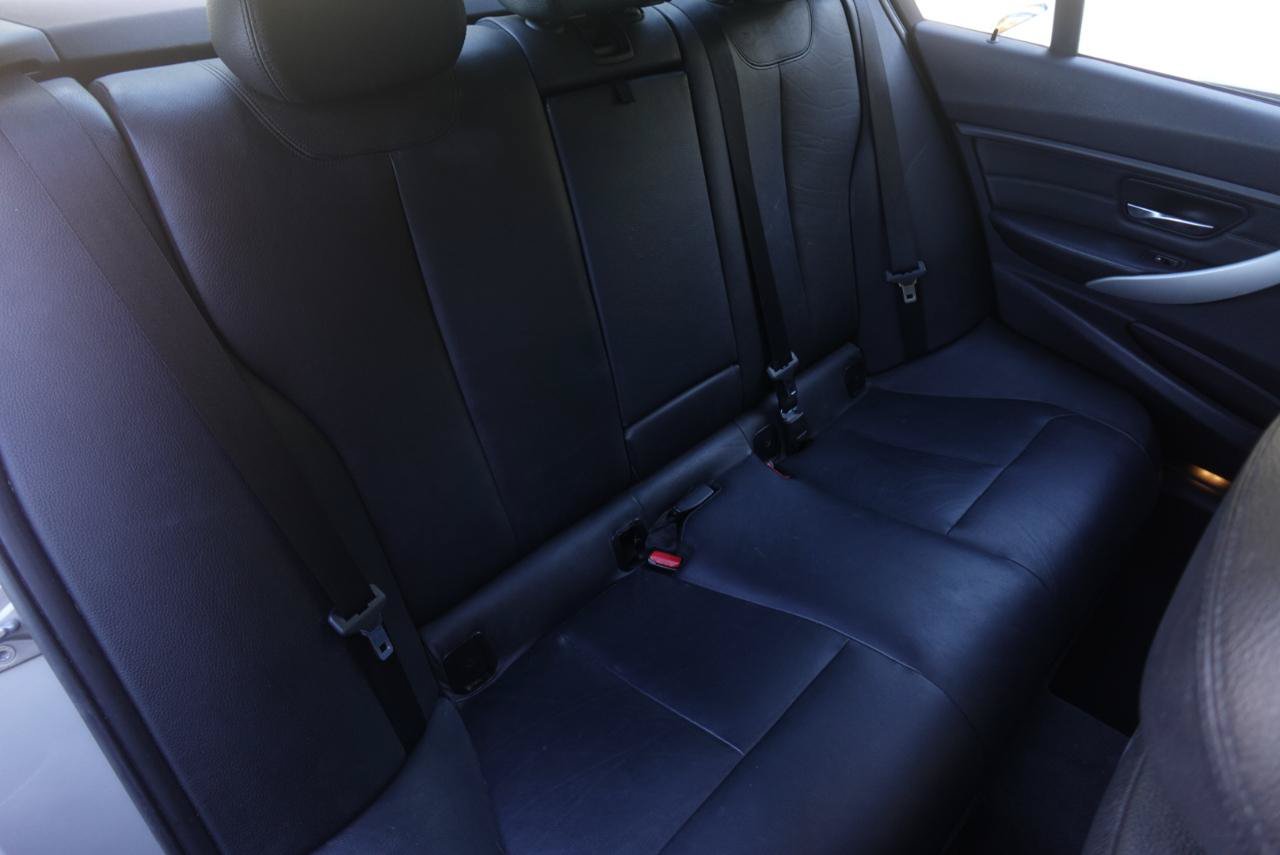 Used 2013 BMW 328i xDrive Sedan AWD/4WD image 16