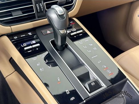 Used 2022 Porsche Macan S AWD/4WD image 22