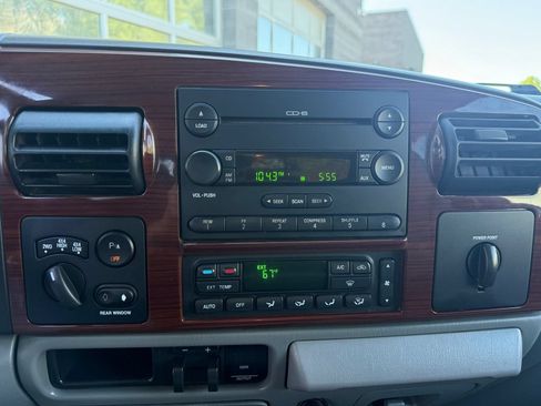 Used 2007 Ford F350 Lariat AWD/4WD image 26