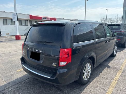 Certified 2019 Dodge Grand Caravan SXT image 4