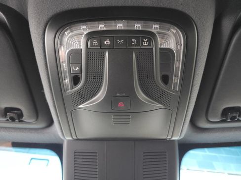 Used 2024 Mercedes-Benz Sprinter 2500 image 19