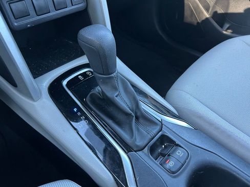 Used 2024 Toyota Corolla Cross L image 26