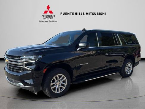 Used 2024 Chevrolet Suburban LT image 1