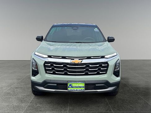 Used 2026 Chevrolet Equinox LT image 2