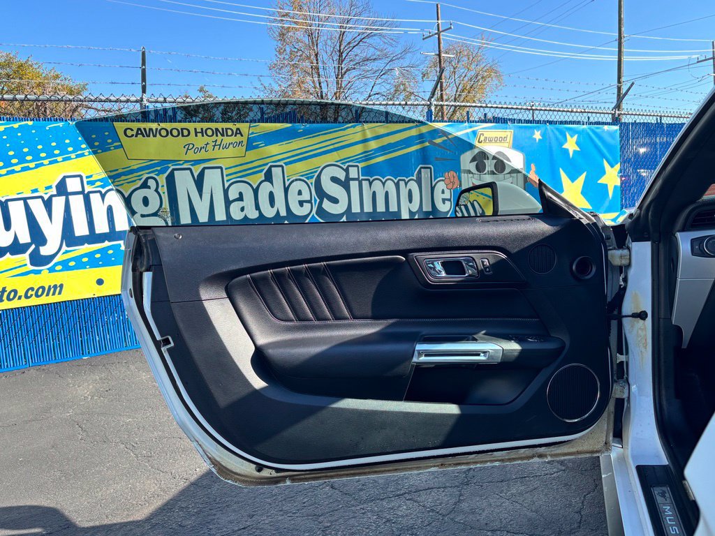 Used 2015 Ford Mustang Premium RWD image 11