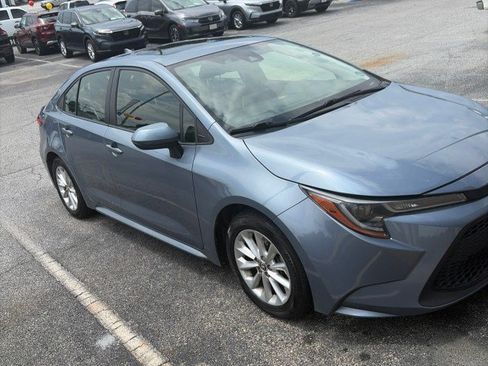 Used 2020 Toyota Corolla LE w/ LE Premium Package FWD image 2