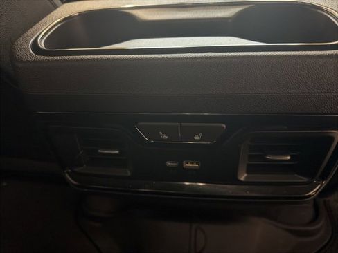 Used 2024 GMC Sierra 2500 AT4 image 44